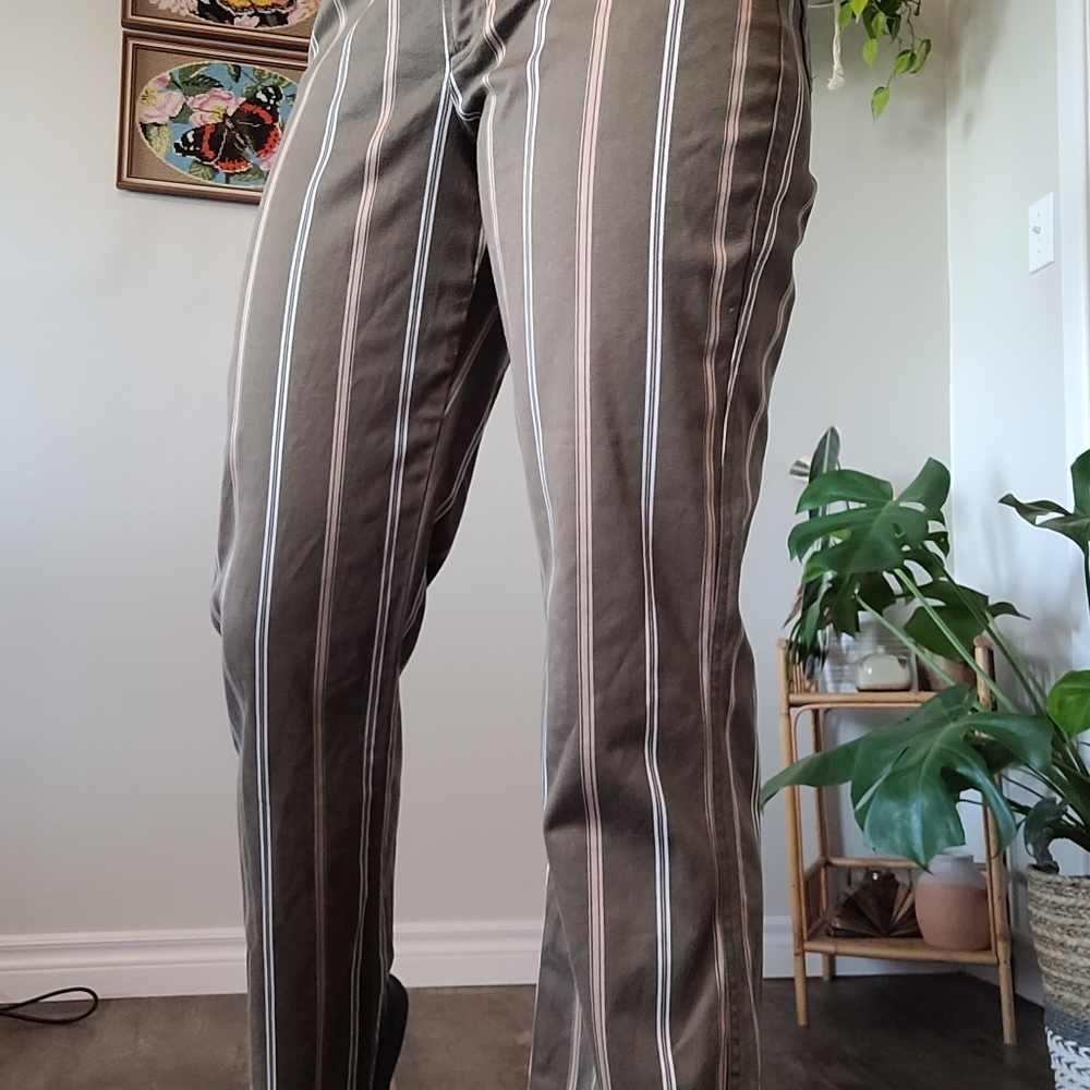 Striped High-Waist Women’s Jeans — Brown/White - Picture 2 of 9